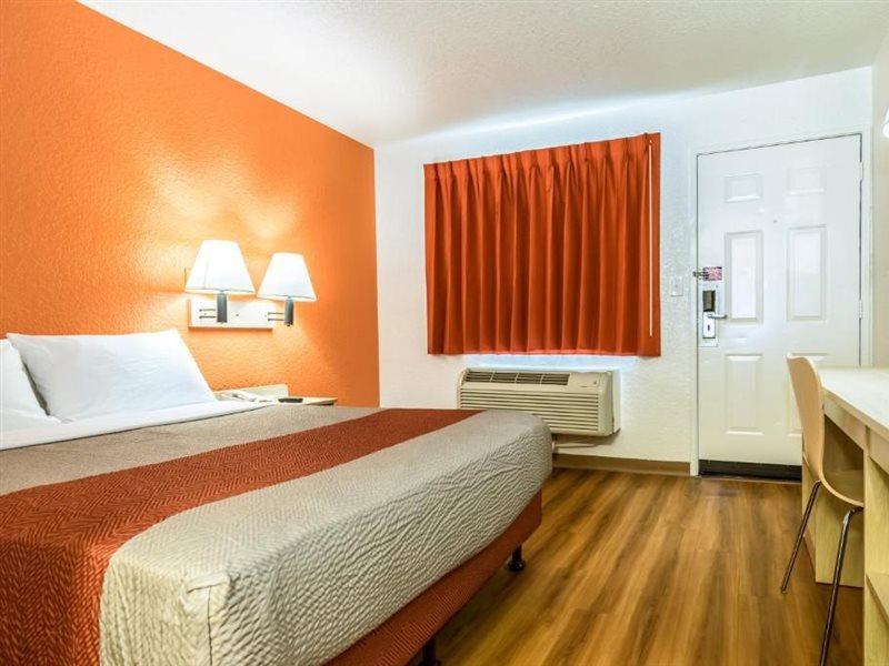 Motel 6-Anaheim, Ca - Fullerton East Екстериор снимка