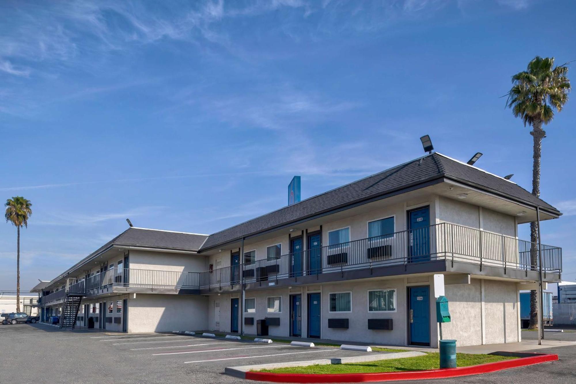 Motel 6-Anaheim, Ca - Fullerton East Екстериор снимка