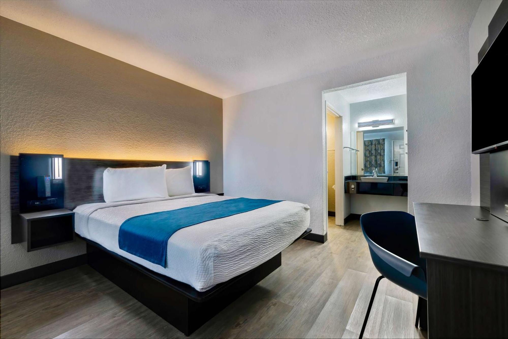 Motel 6-Anaheim, Ca - Fullerton East Екстериор снимка