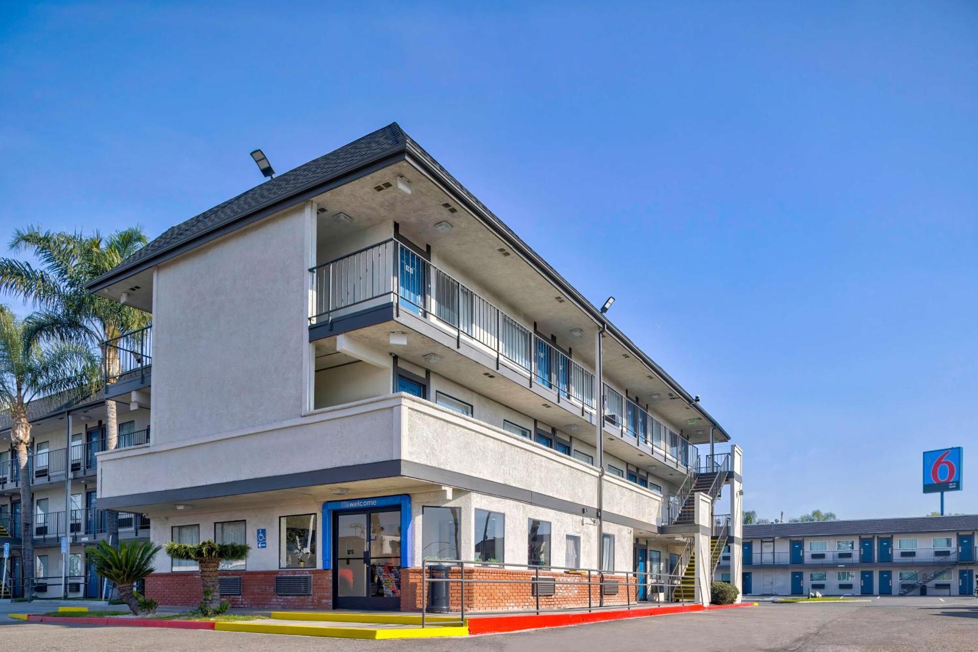 Motel 6-Anaheim, Ca - Fullerton East Екстериор снимка