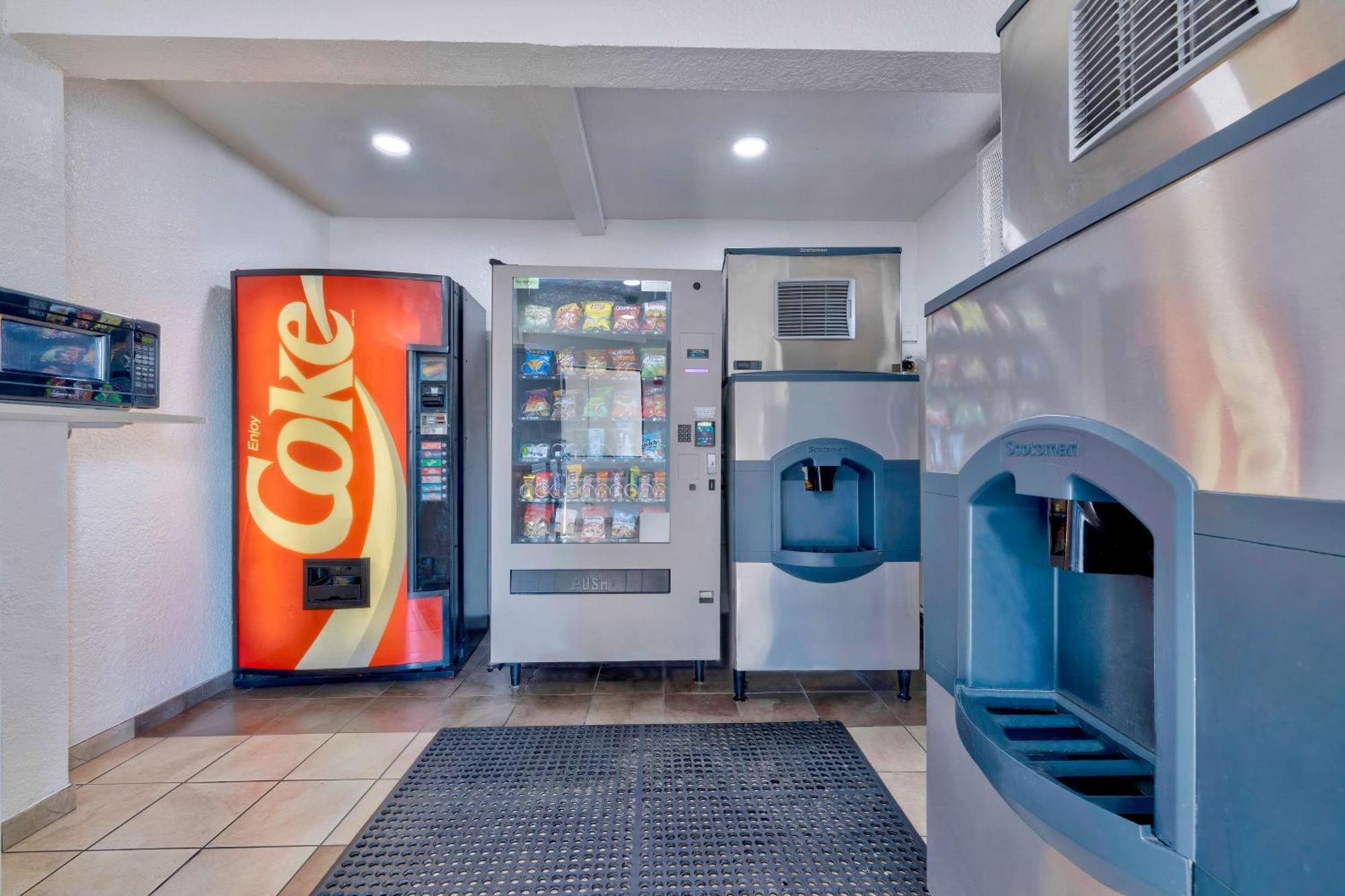 Motel 6-Anaheim, Ca - Fullerton East Екстериор снимка