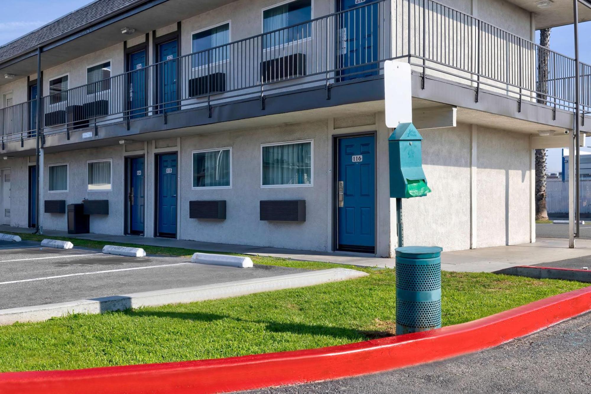 Motel 6-Anaheim, Ca - Fullerton East Екстериор снимка