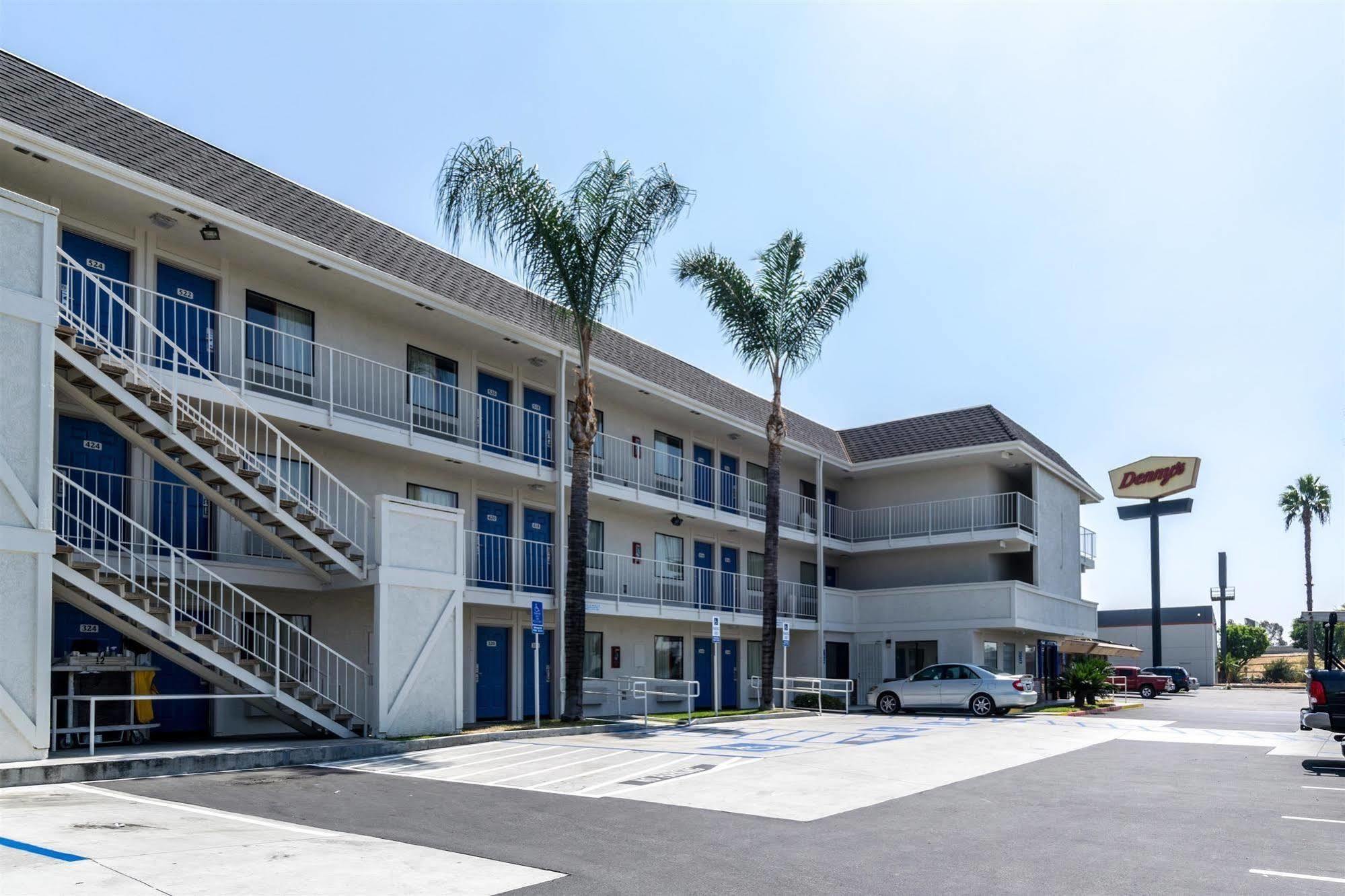 Motel 6-Anaheim, Ca - Fullerton East Екстериор снимка