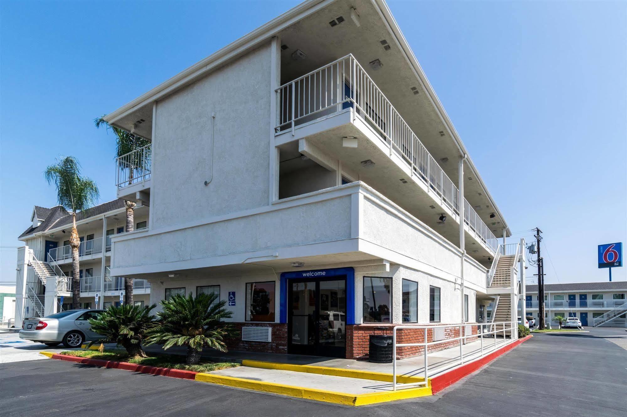 Motel 6-Anaheim, Ca - Fullerton East Екстериор снимка