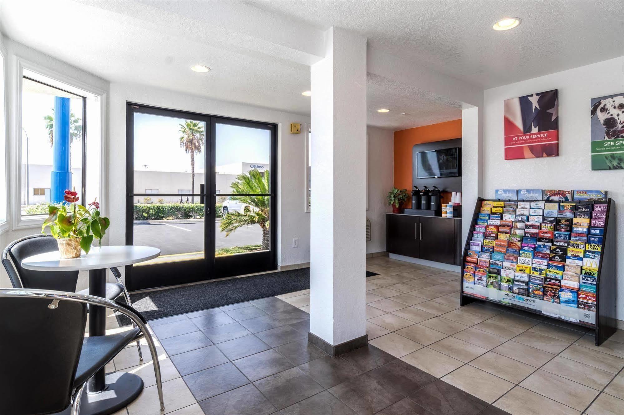 Motel 6-Anaheim, Ca - Fullerton East Екстериор снимка