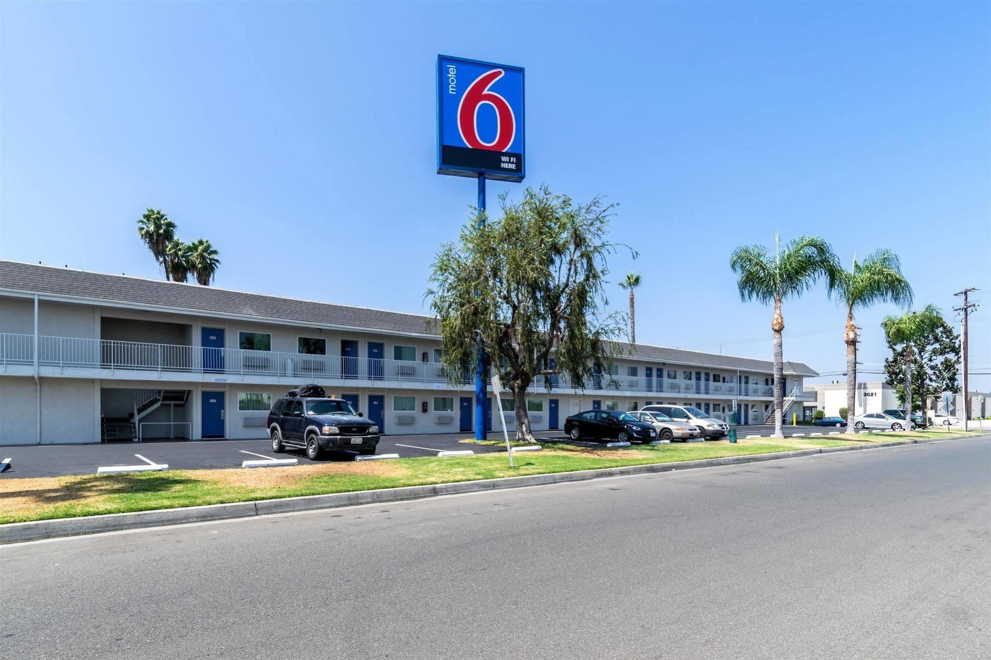 Motel 6-Anaheim, Ca - Fullerton East Екстериор снимка