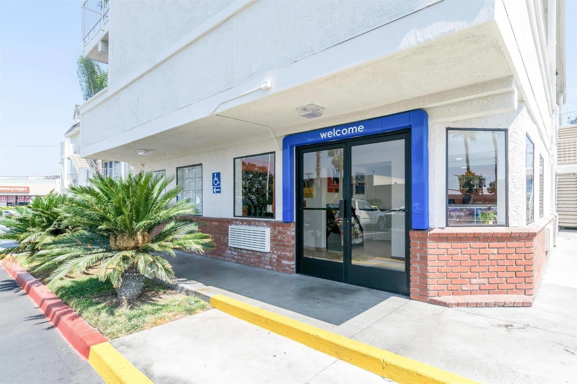 Motel 6-Anaheim, Ca - Fullerton East Екстериор снимка