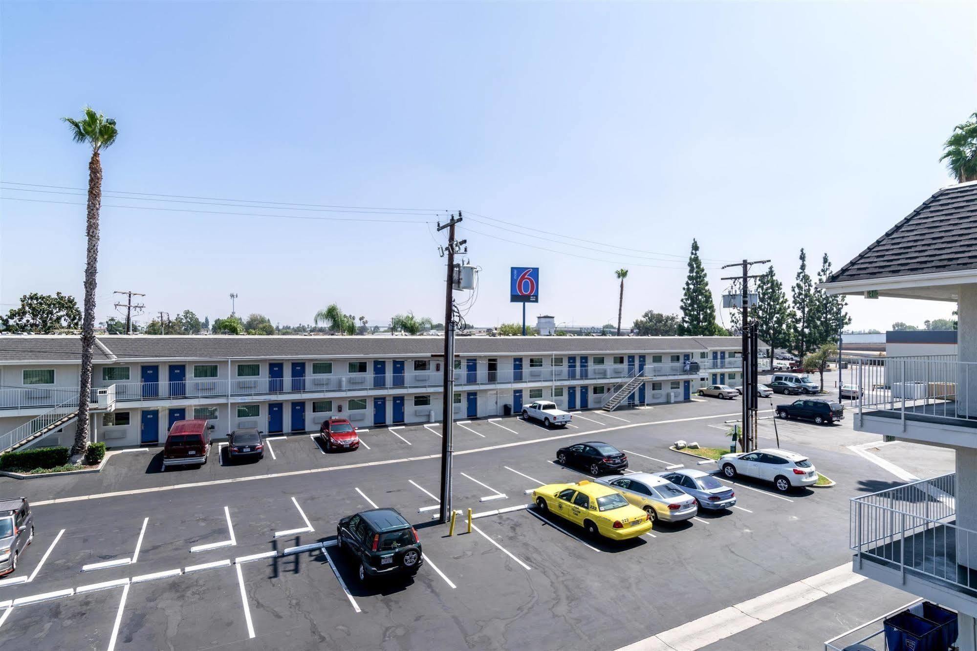 Motel 6-Anaheim, Ca - Fullerton East Екстериор снимка