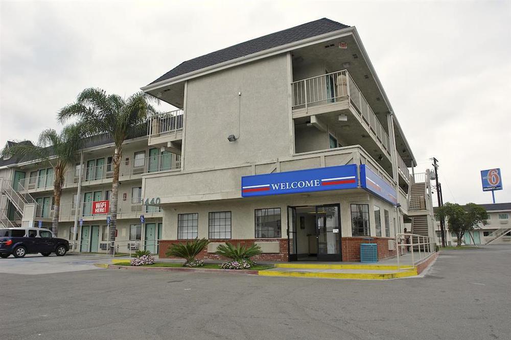 Motel 6-Anaheim, Ca - Fullerton East Екстериор снимка