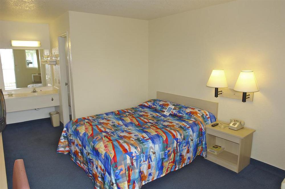 Motel 6-Anaheim, Ca - Fullerton East Стая снимка