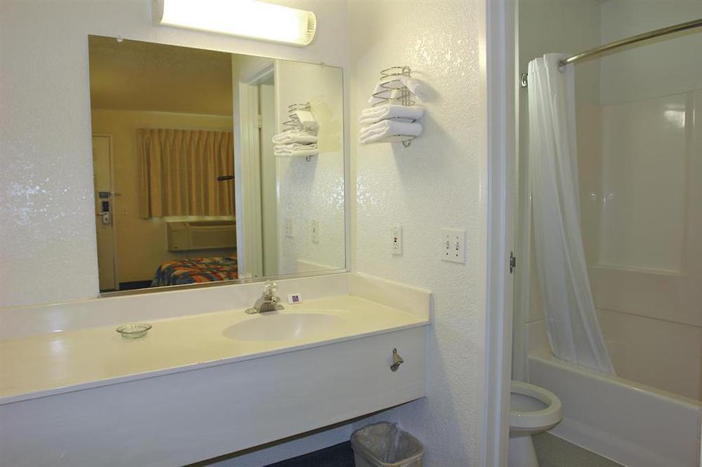 Motel 6-Anaheim, Ca - Fullerton East Стая снимка