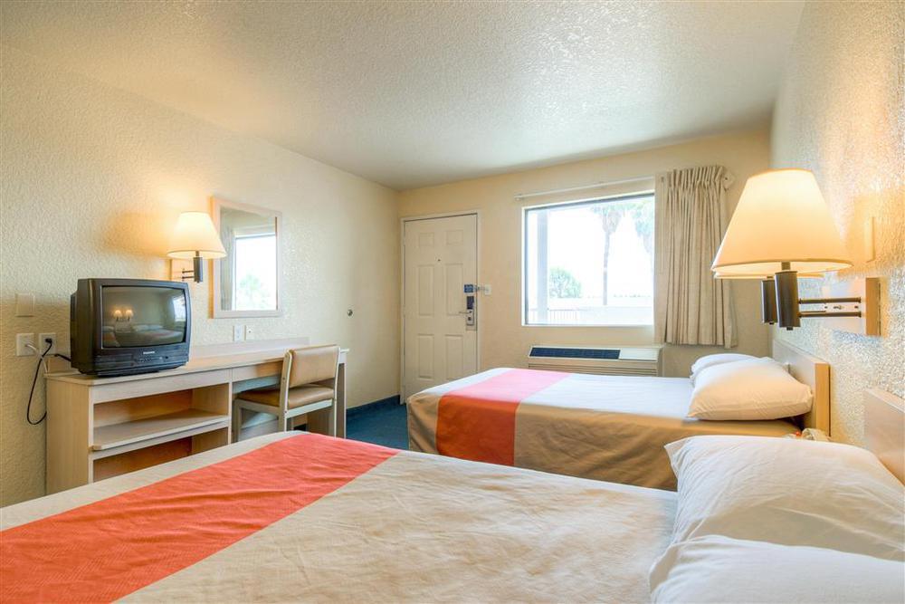 Motel 6-Anaheim, Ca - Fullerton East Стая снимка